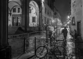 Along Cesare Battisti at Piazza Annunziata